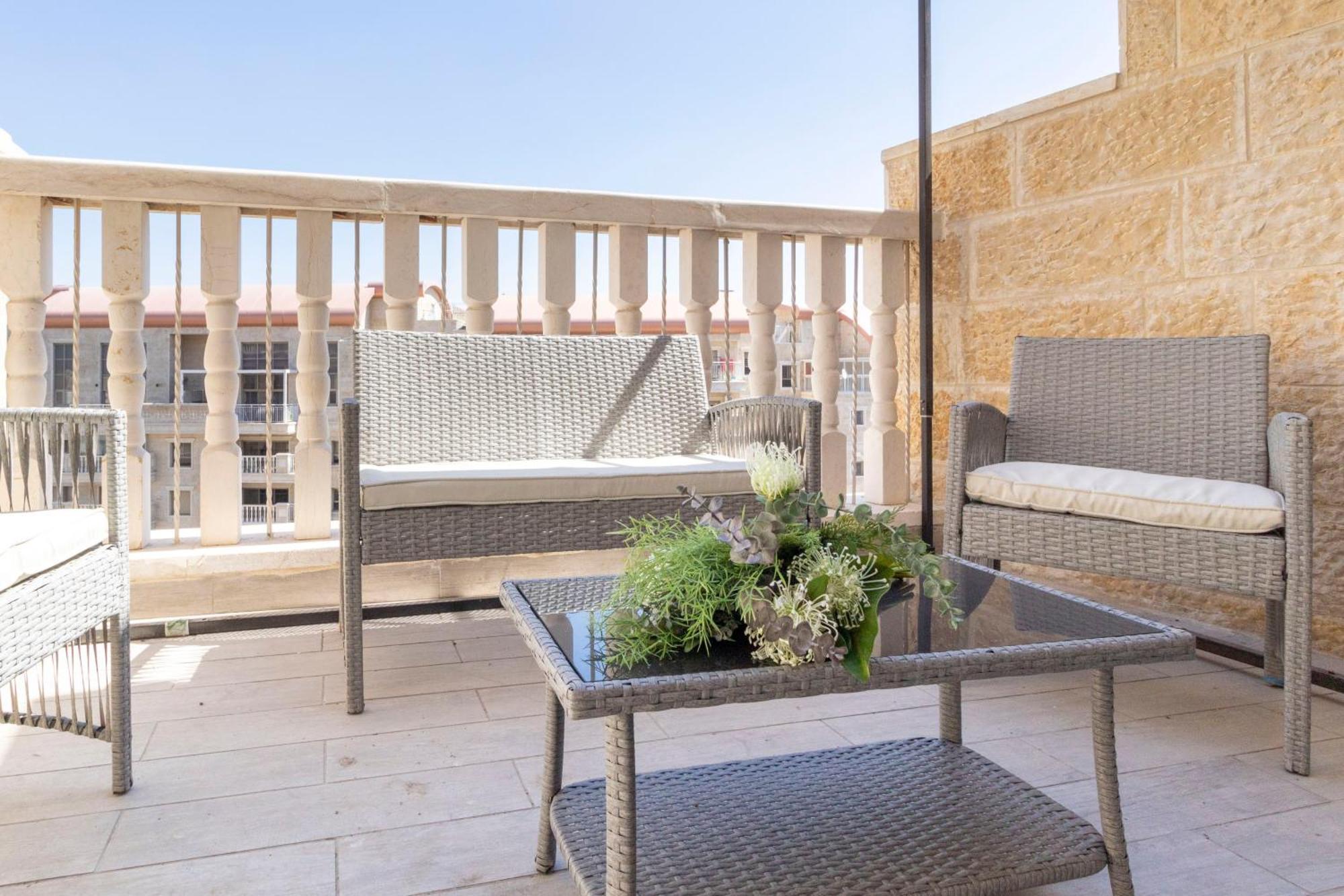 Stylish 1 Bedrooms Parking At City Gate Jerusalem Eksteriør billede
